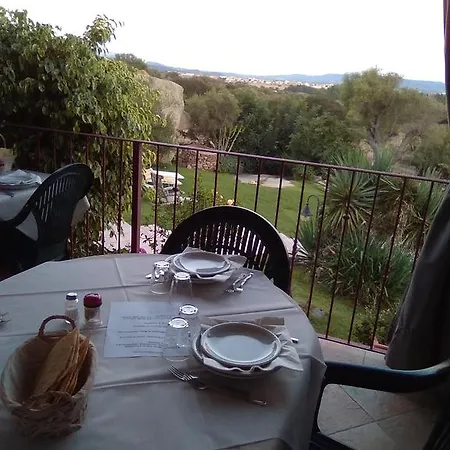 Agroturismo Turismo Rurale La Rocca *
